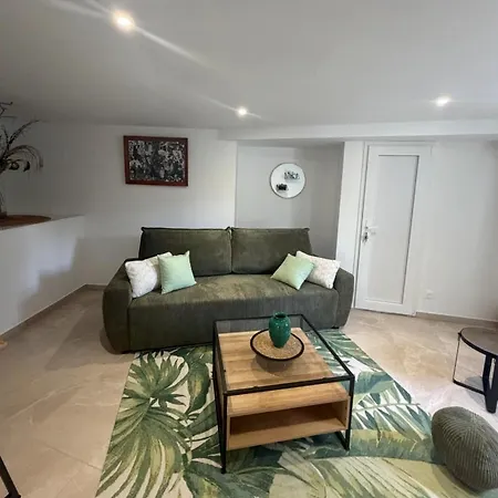 65 M2 Avec Terrasse & Parking A 10 Min De St-emilion *